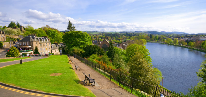 Golf-in-Inverness-City-Scotland