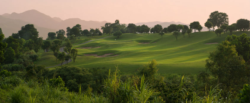 Short-Golf-Holiday-Getaway-in-Hanoi