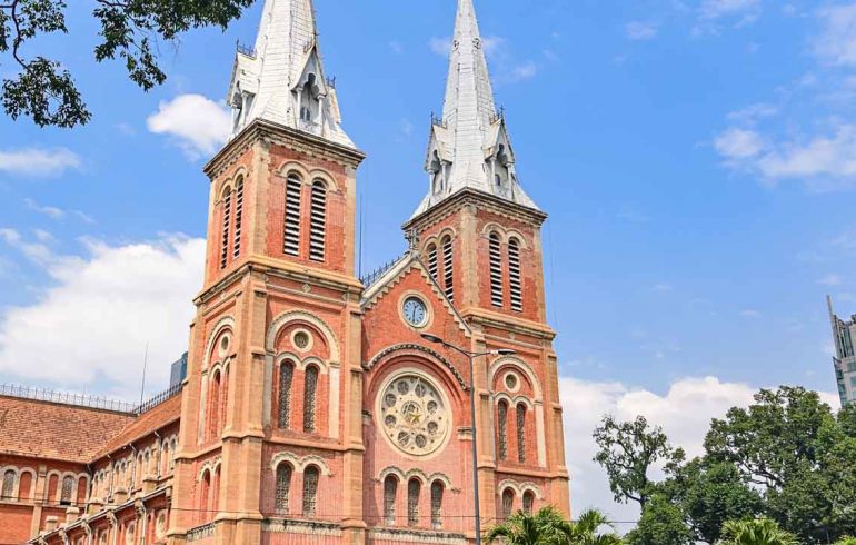 CATHÉDRALE NOTRE-DAME, HO CHI MINH CITY, VIETNAM