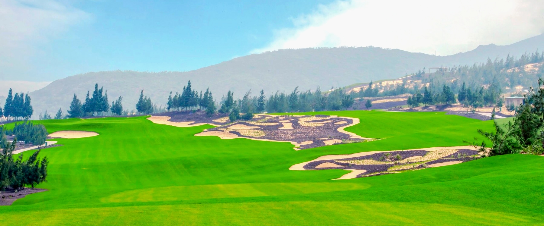 https://www.golftripz.com/blog/wp-content/uploads/2019/09/MOUNTAIN-COURSE-FLC-QUY-NHON-GOLF-LINKS-1.jpg?utm_source=chatgpt.com