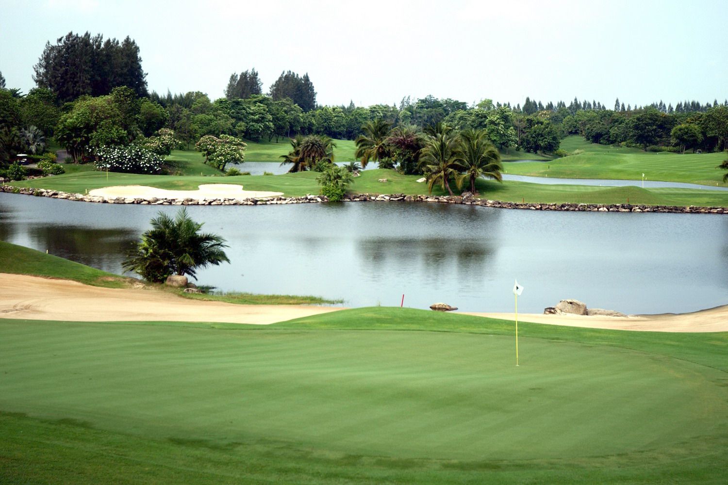 Alpine Golf Club, Bangkok