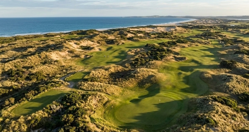 Lost Farm golf course at Barnbougle showing its broader landscape